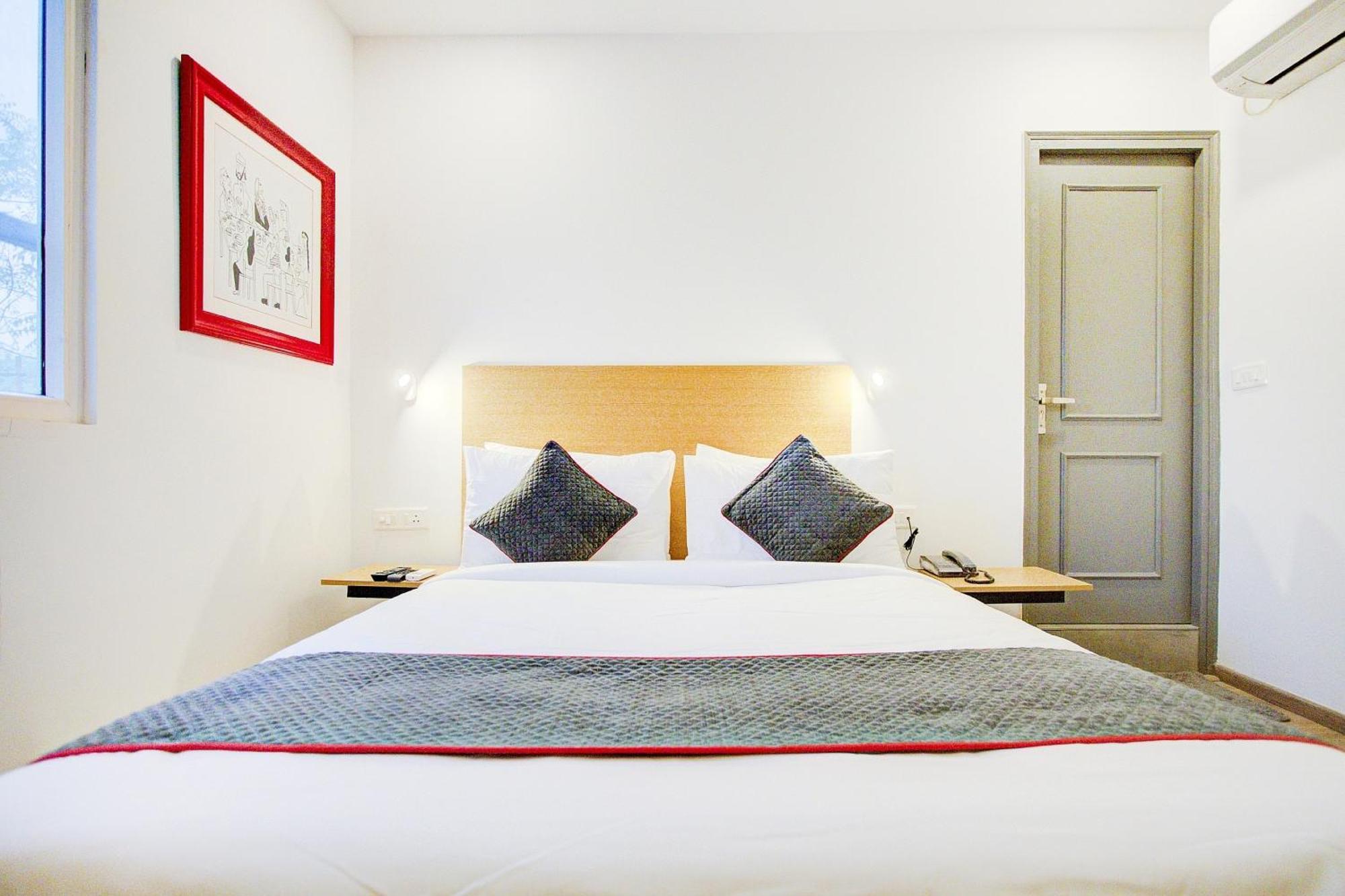 Townhouse Townhouse Atal Chowk Indirapuram กาเซียบัด ภายนอก รูปภาพ