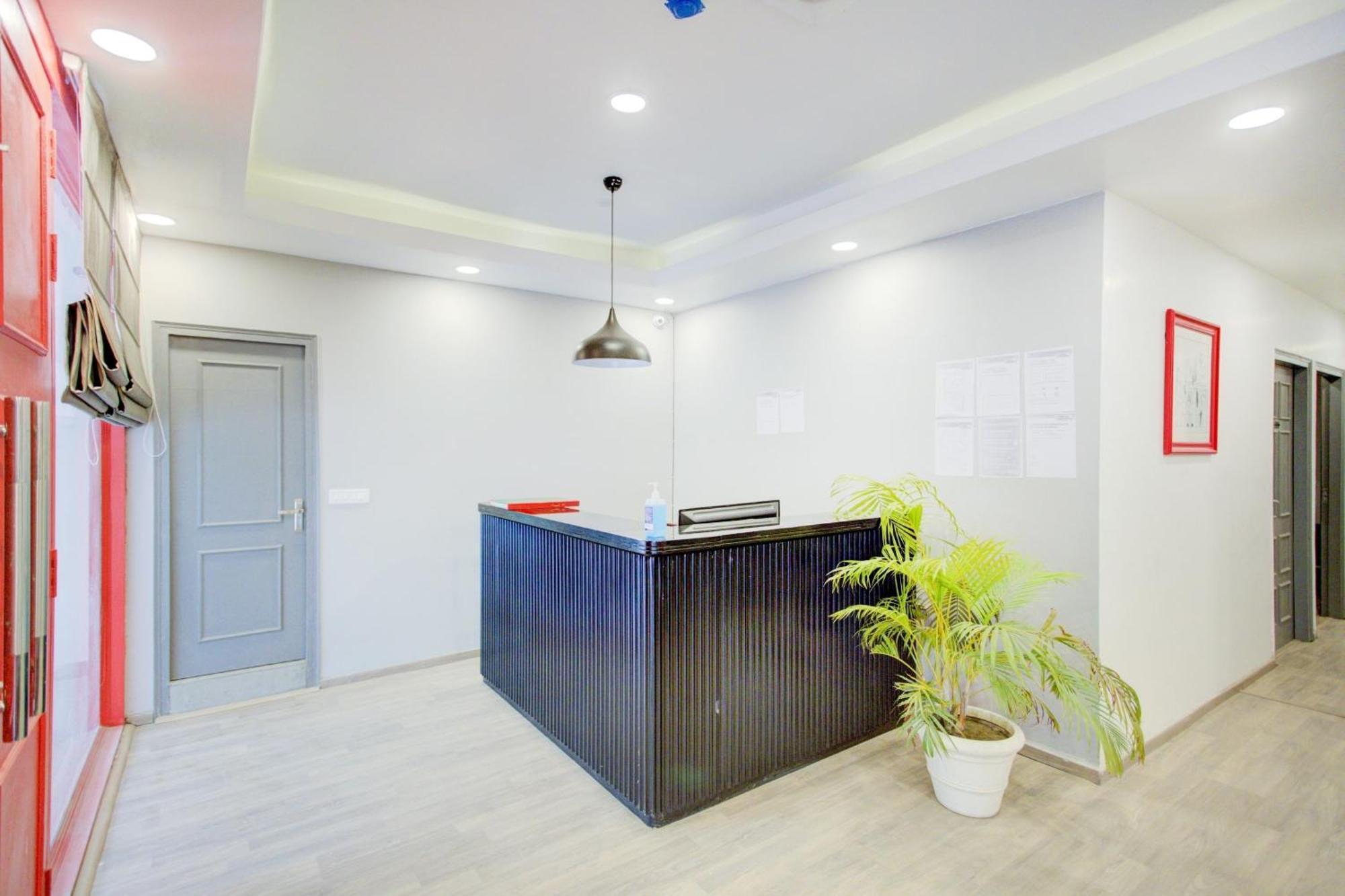 Townhouse Townhouse Atal Chowk Indirapuram กาเซียบัด ภายนอก รูปภาพ