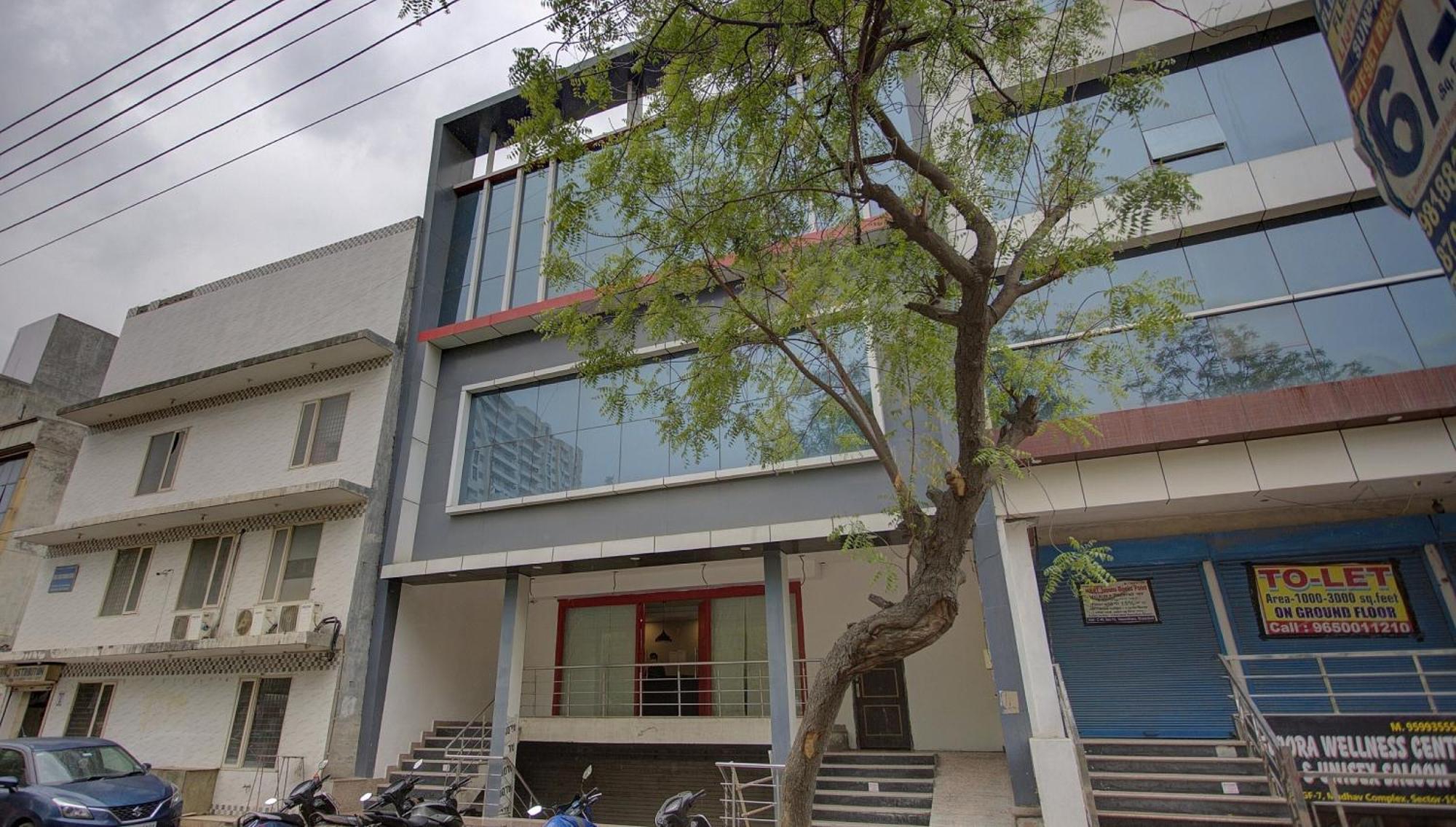 Townhouse Townhouse Atal Chowk Indirapuram กาเซียบัด ภายนอก รูปภาพ